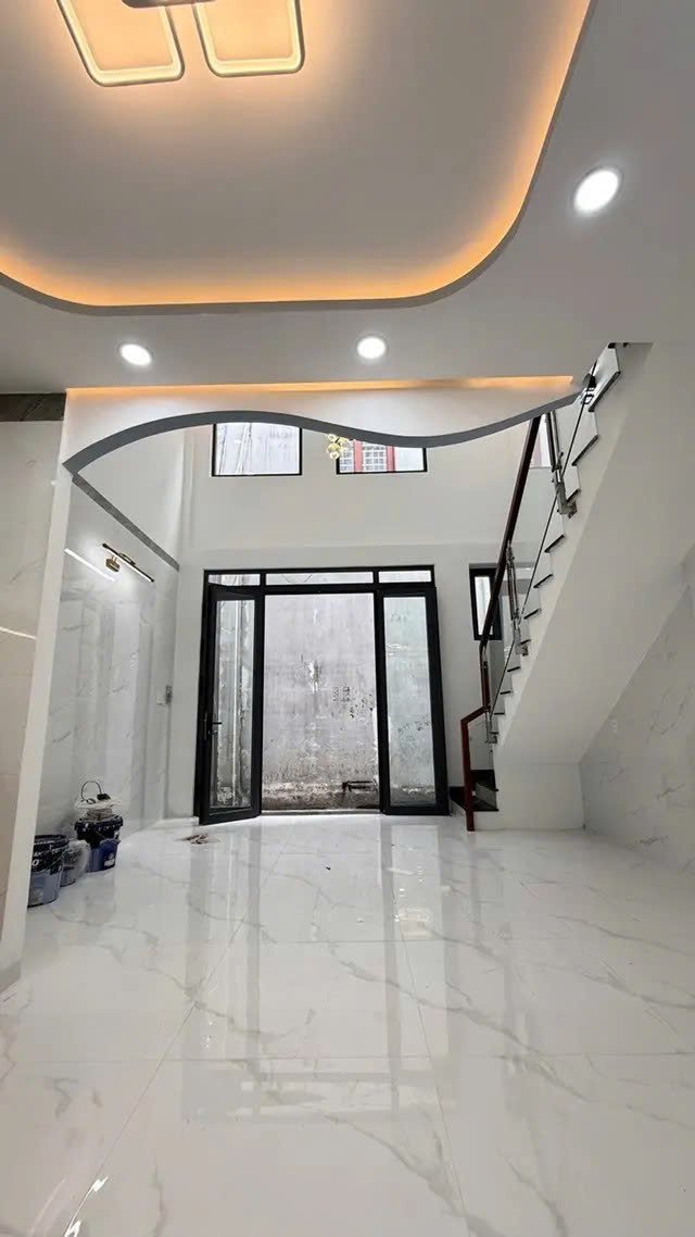NHÀ XINH CHỈ 2 BƯỚC CHÂN RA XE HƠI - GIÁP QUẬN 11- 6-5-8