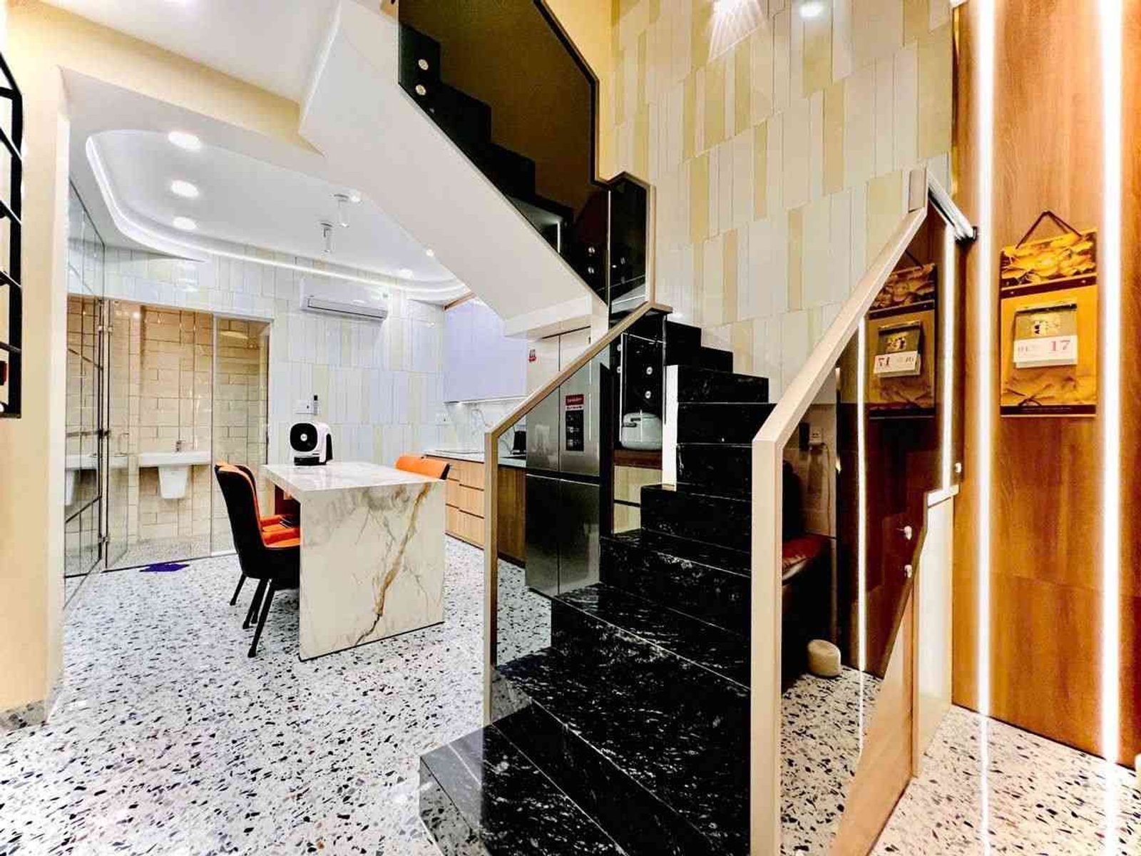 Bán nhà đường số 59, Gò Vấp | Thiết kế lệch tầng, giếng trời