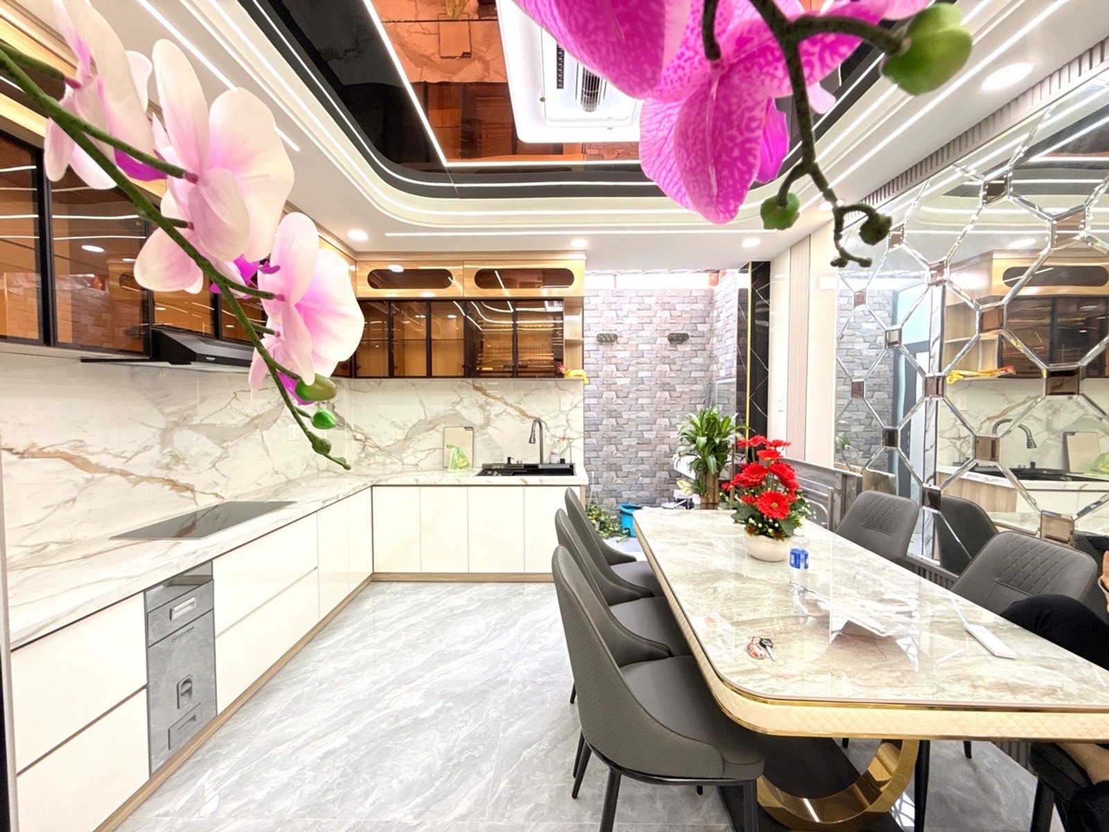 Bán nhà Lê Quang Hoà, Quận 12 | ô tô trong nhà