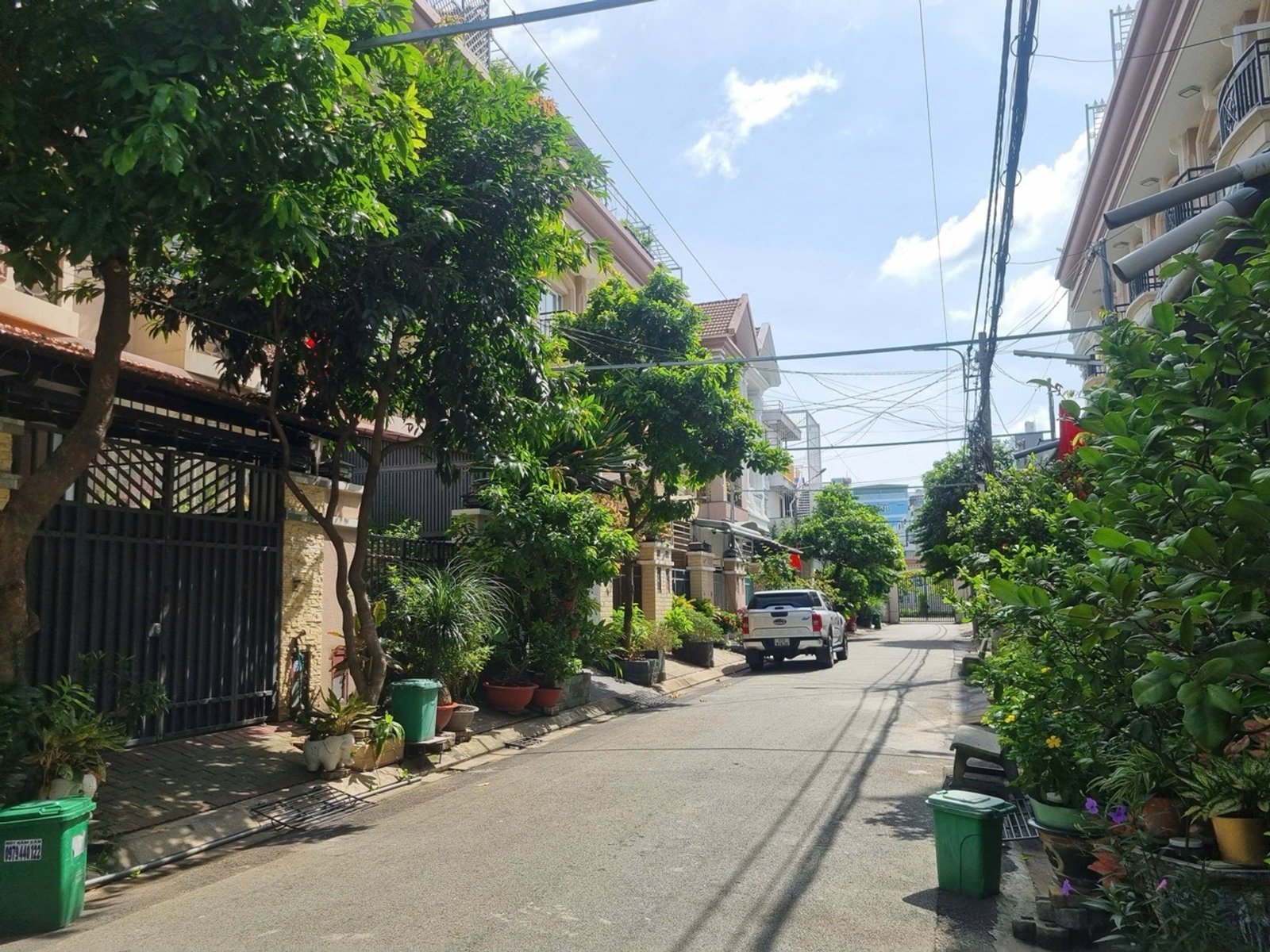 Bán nhà Nguyễn Thị Sáu, Quận 12 | 4 phòng ngủ, sân xe hơi