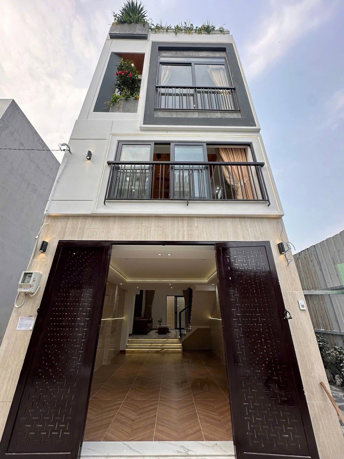 Bán nhà Thạnh Lộc 37, Quận 12 | ô tô đậu trong nhà