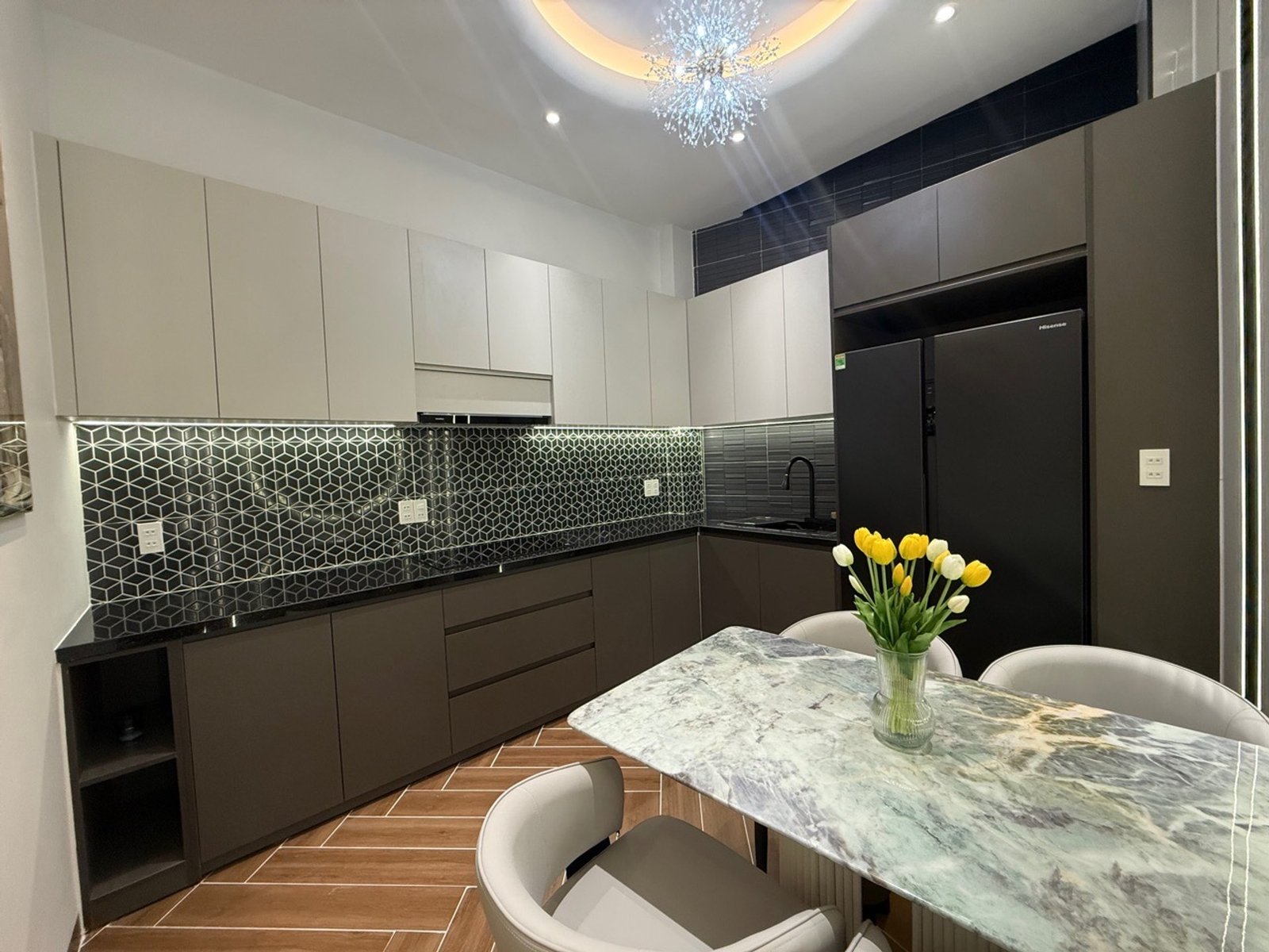 Bán nhà Thống Nhất 4m x 12m, 3 phòng ngủ, hướng Nam và có sân thượng