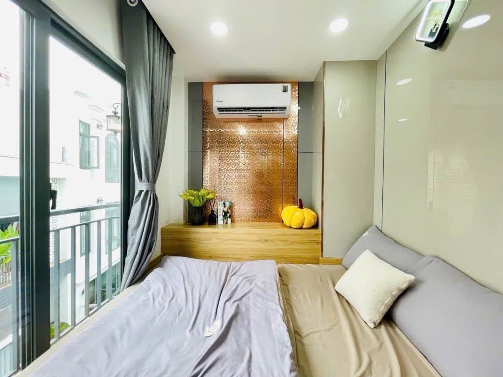 Bán nhà Đường số 51, Gò Vấp, 5 tầng BTCT, ô tô vào nhà và gần Emart 2