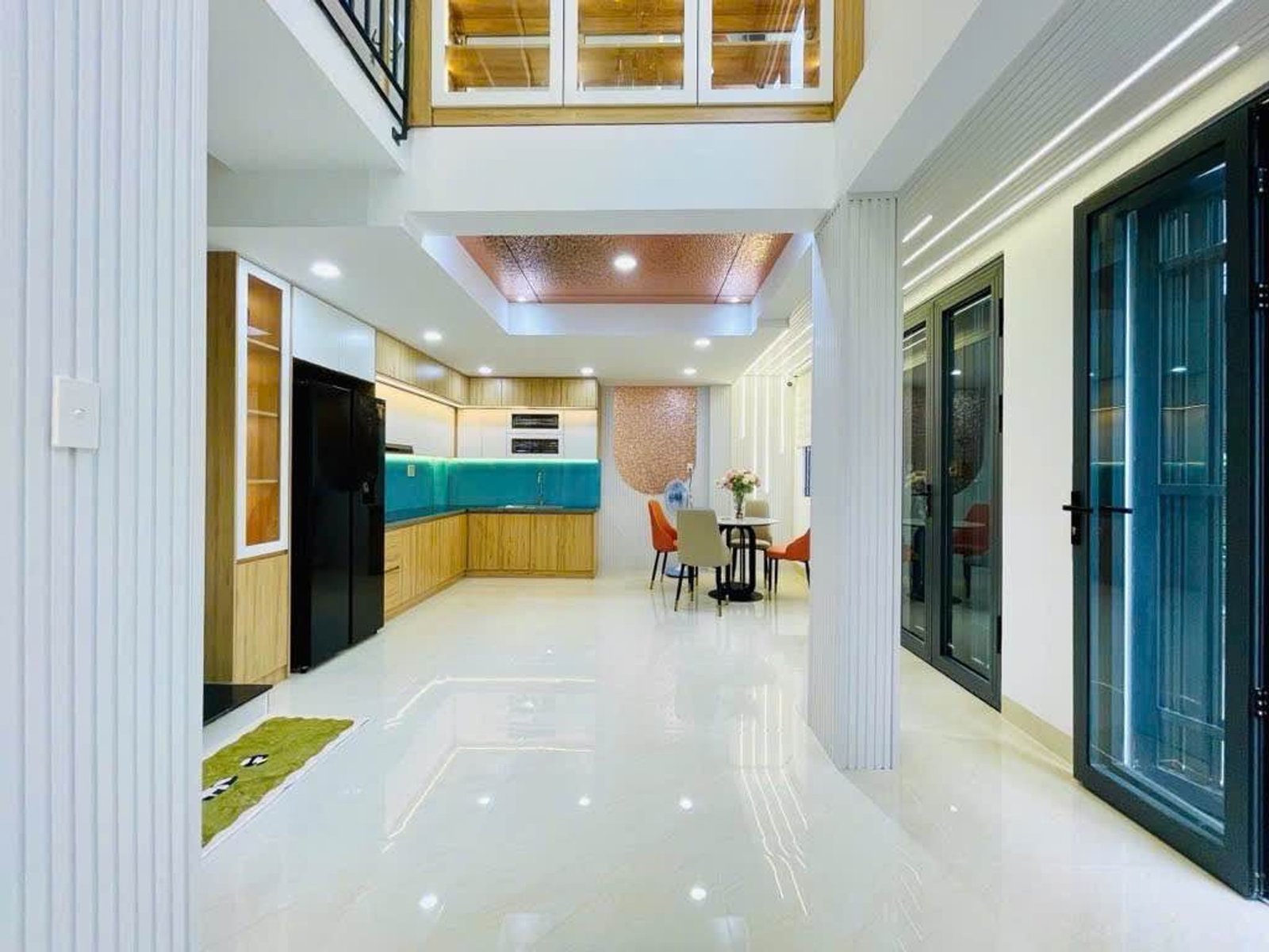 Bán nhà Đường số 51, Gò Vấp, 5 tầng BTCT, ô tô vào nhà và gần Emart 2