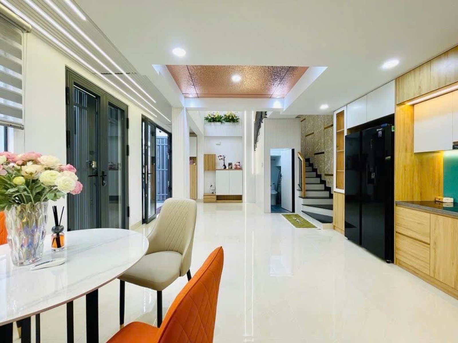 Bán nhà Đường số 51, Gò Vấp, 5 tầng BTCT, ô tô vào nhà và gần Emart 2