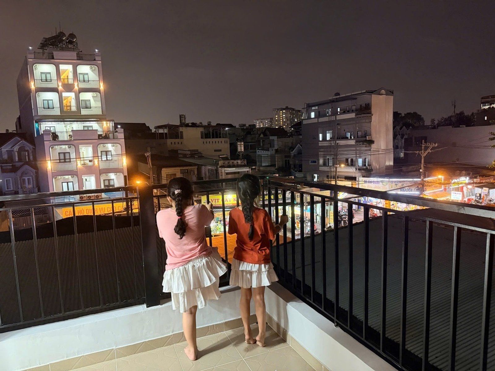 Bán nhà mới Lê Đức Thọ, Gò Vấp, 3 tầng và 3 phòng ngủ, sát mặt tiền đường
