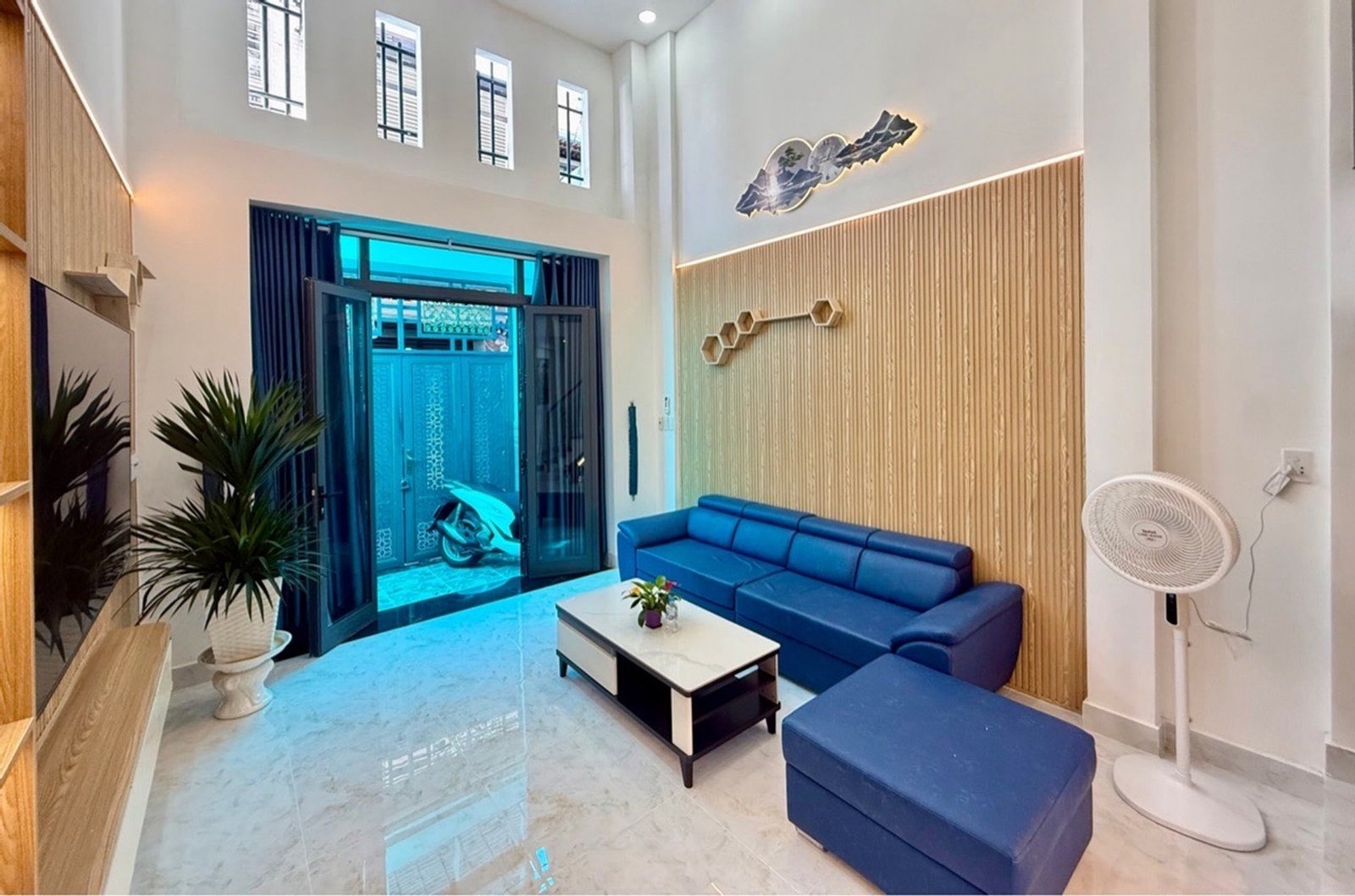 Bán nhà Quang Trung 4m x 12m, hẻm xe hơi và có phòng ngủ tầng trệt