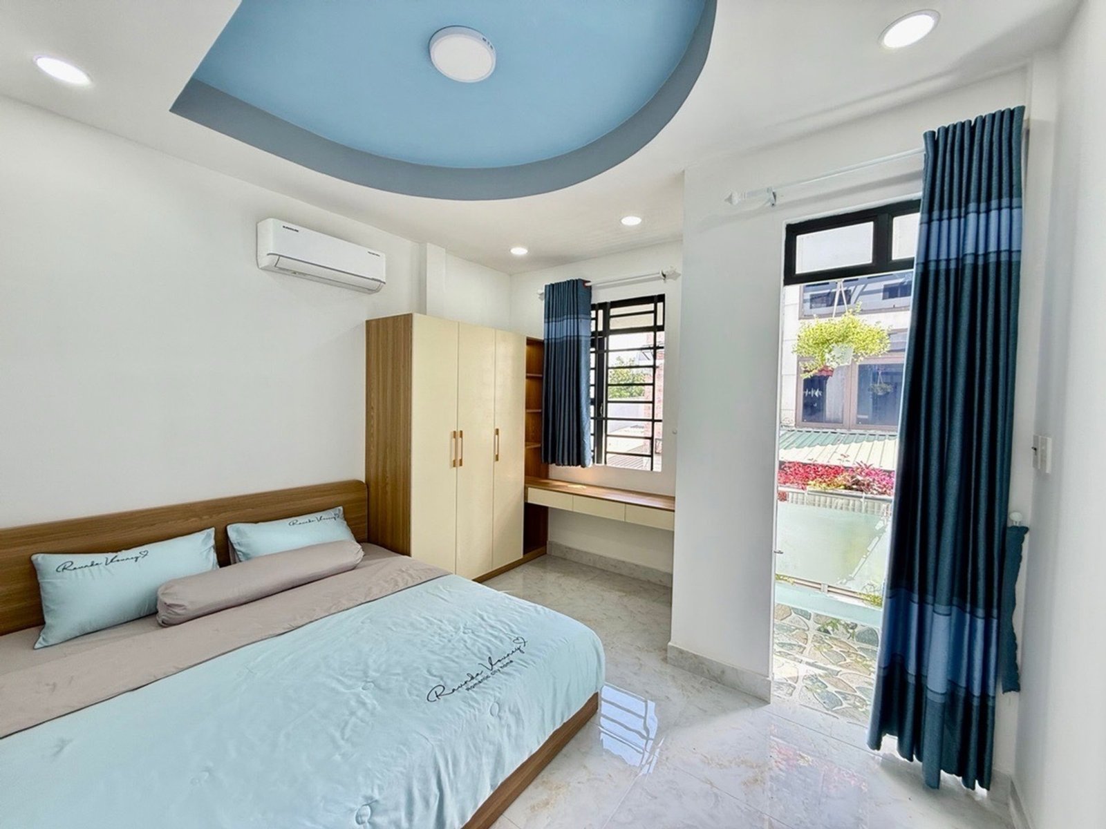 Bán nhà Quang Trung 4m x 12m, hẻm xe hơi và có phòng ngủ tầng trệt