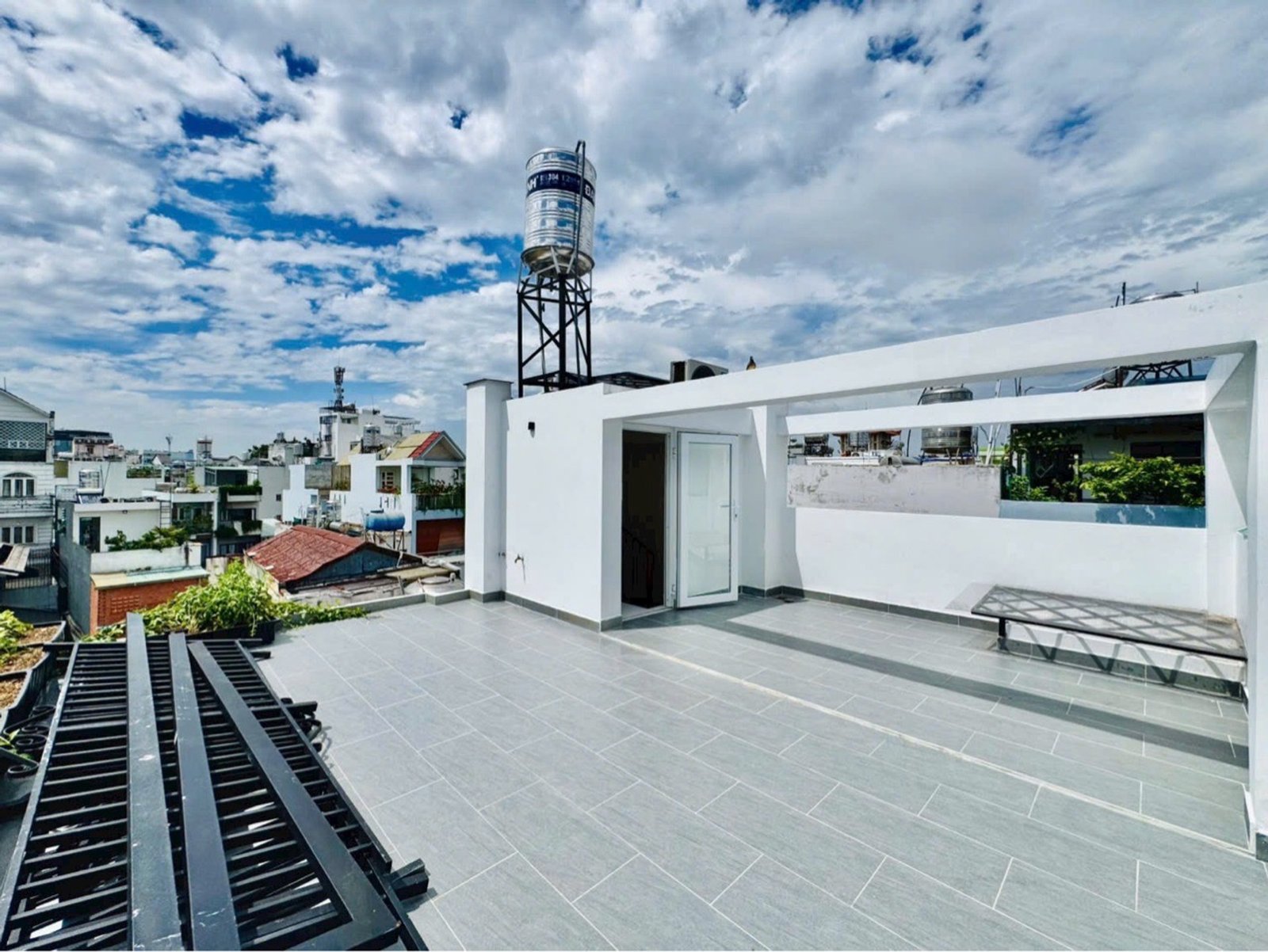 Bán nhà Thống Nhất, Gò Vấp, phong cách tân cổ điển và 4 phòng ngủ có phòng trệt
