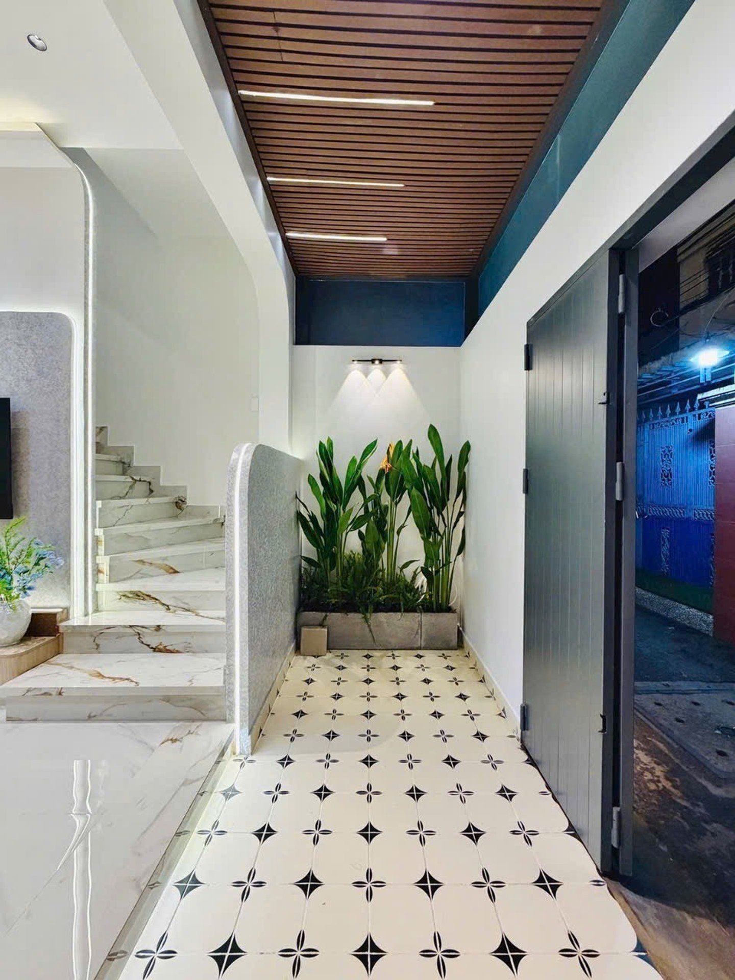 Bán nhà mới Thống Nhất, Gò Vấp, 47m² ngang 4,9m, hẻm xe hơi và 4 phòng ngủ